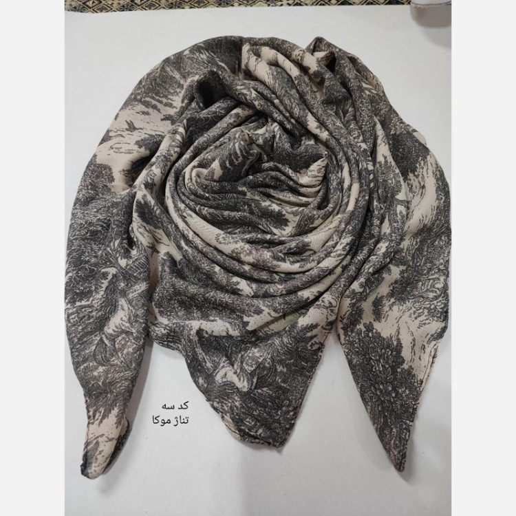 روسری نخی طرح دار