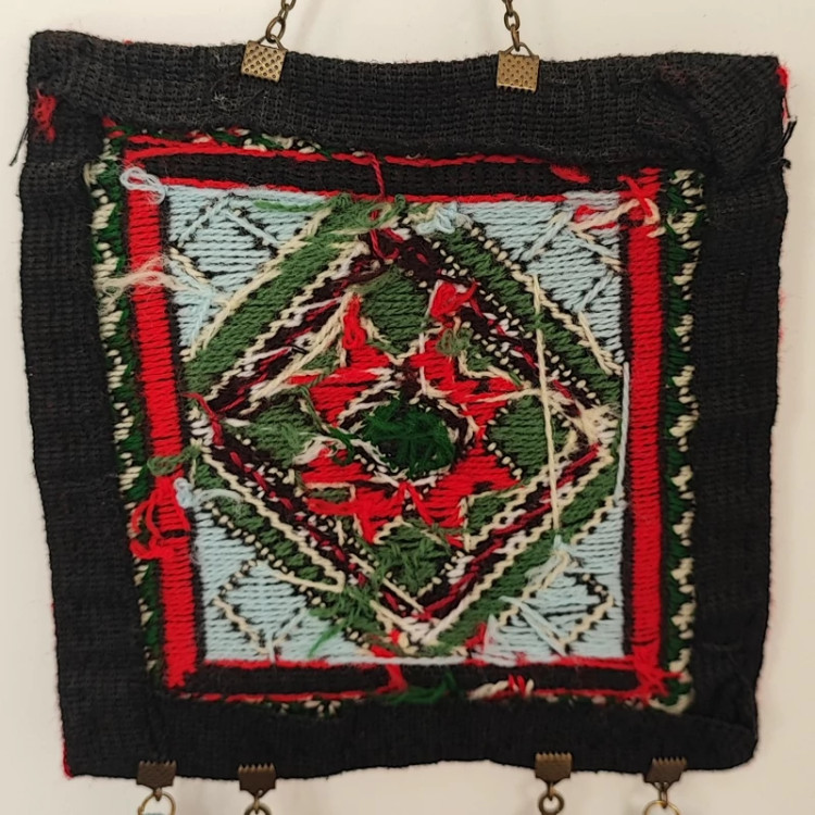 آویز سنتی کارِدست
