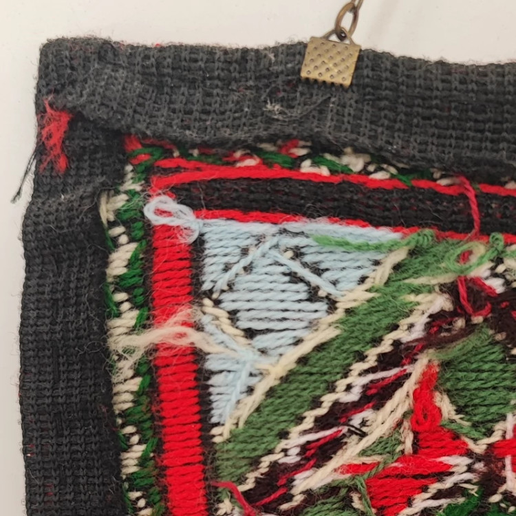 آویز سنتی کارِدست